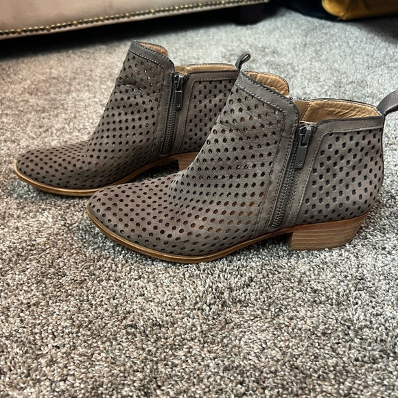 Women's perforated basel booties - Picture 3 of 4